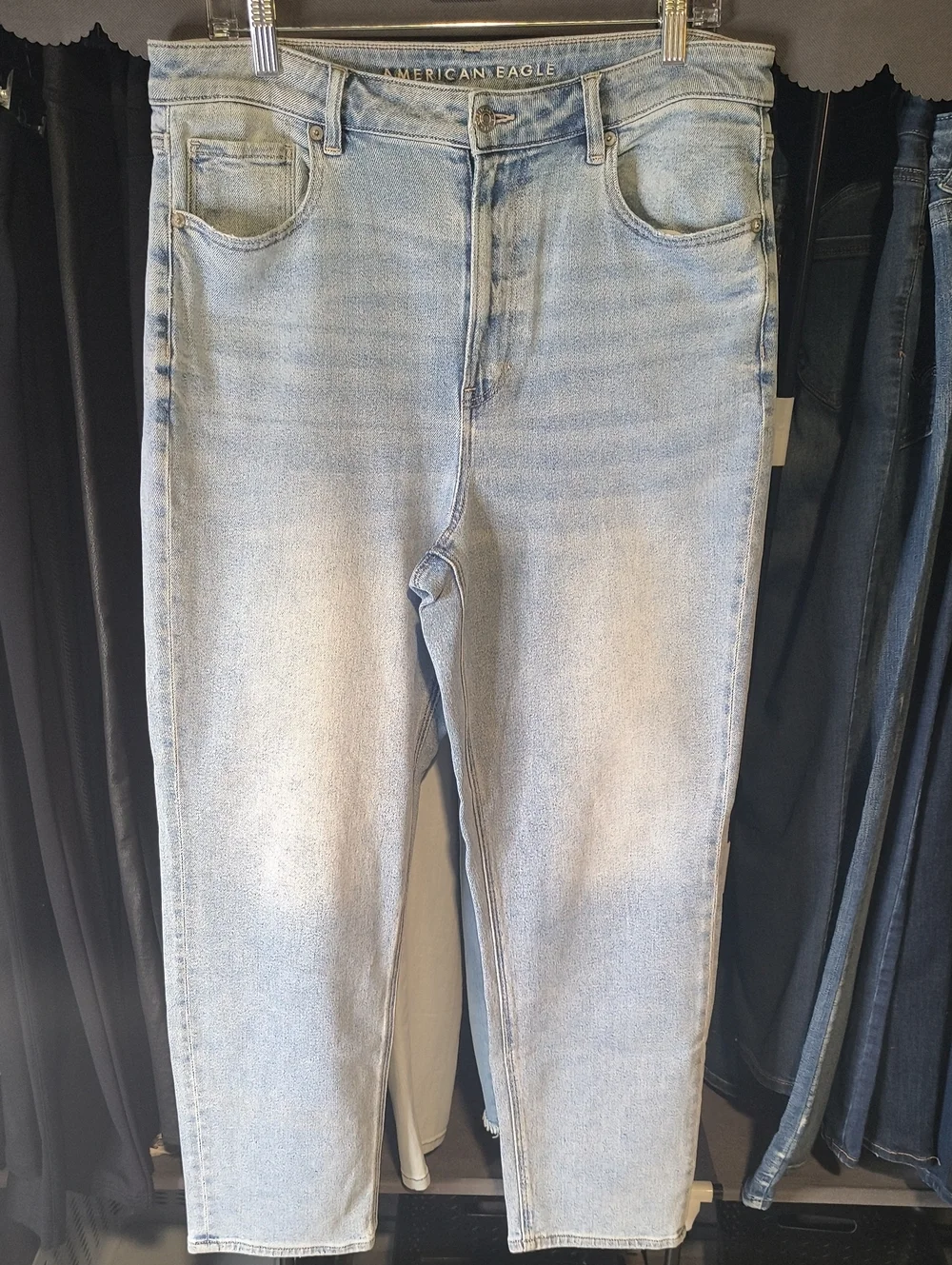 Stretch Mom Straight w/27.5 Inseam American Eagle Women's Size 14 Jeans 962